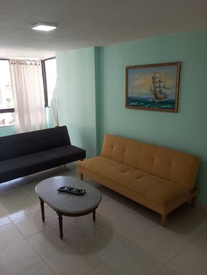 Living area - Apartment at the foot of the beach, comfortable and familiar. (Gaira)