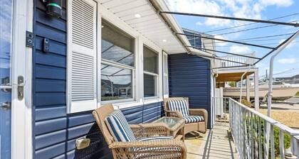 Ventnor Home | BBQ + Fenced Yard | Beach Gear Incl