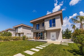 3 bedrooms - Garden Breeze Stay Villa 1 - Gala Residence (Ishëm)