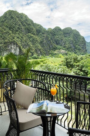 View from property - Heritage Charm Hotel Trang An (Hoa Lư)