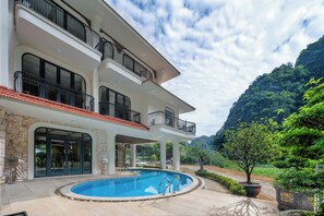 Outdoor pool - Heritage Charm Hotel Trang An (Hoa Lư)