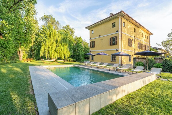 Pool - Tenuta Schiavon Barrero 12, Emma Villas (Nizza Monferrato)