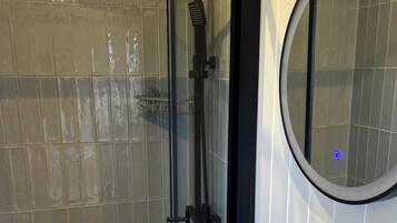 Shower, towels