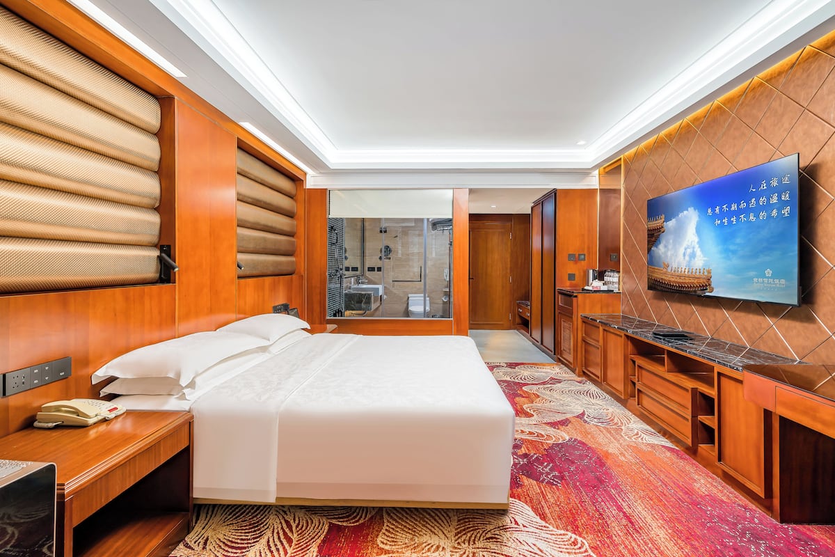 Superior Double Room, City View