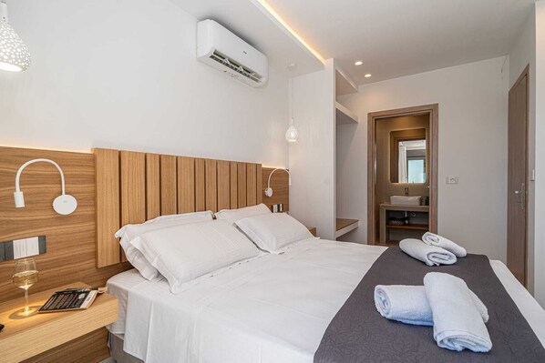 Bügeleisen/Bügelbrett, Reisekinderbett, kostenloses WLAN, Bettwäsche
