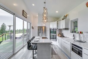 Fridge, microwave, oven, stovetop - Hot Tub & Views: 'Sunset Valley Retreat' (Eureka)