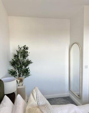 Apartment, Smoking | 2 bedrooms - Modern Elegant 2-bedroom at Devonshire Point Worsley (Moffat)