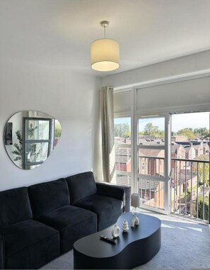 Apartment, Smoking | 2 bedrooms - Modern Elegant 2-bedroom at Devonshire Point Worsley (Moffat)