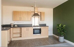 Apartment, Smoking | 2 bedrooms - Modern Elegant 2-bedroom at Devonshire Point Worsley (Moffat)