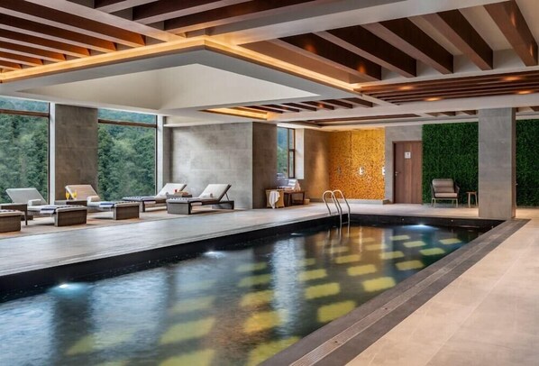 Piscine couverte