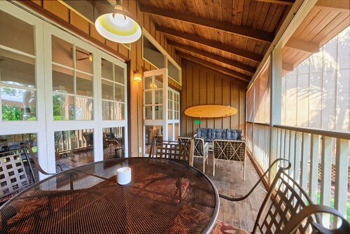 Paniolo Hale Oasis: Private Beach, Pool & Trails