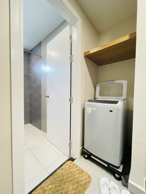 Desk, free WiFi - Walk Street Hotel & Apartment (Phnom Penh City.)