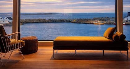 Top-floor flat by the harbour in Åkrehamn