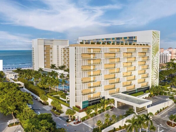 Exterior - 2-bedroom in gorgeous Crystal Shores Marco Island (Marco Island)