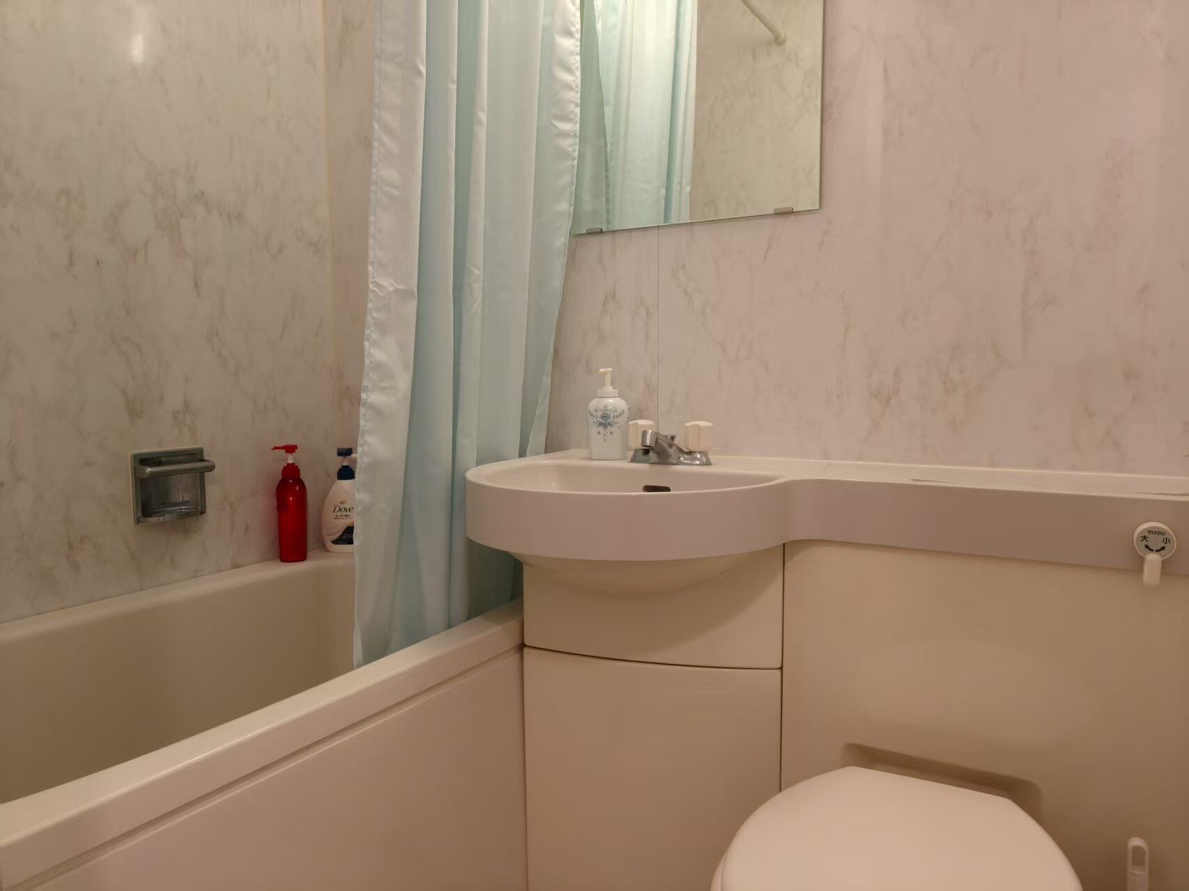 Double Room | Bathroom | Combined shower/bathtub, hair dryer, towels, shampoo