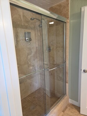Bathroom - City Close-Country Vibe (Bonita)