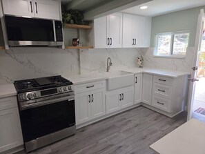 Private kitchen - City Close-Country Vibe (Bonita)