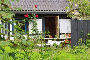 Terrace/patio - Private retreat near Kragenæs with field views (Vesterborg)