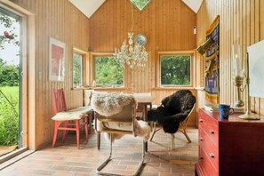 Interior - Private retreat near Kragenæs with field views (Vesterborg)