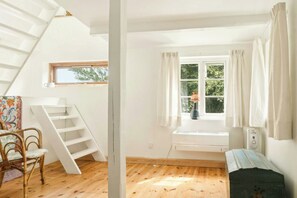 Interior - Private retreat near Kragenæs with field views (Vesterborg)