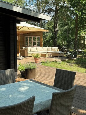 Outdoor dining - Swedish inspired cabin near Nyord on Møn (Stege)