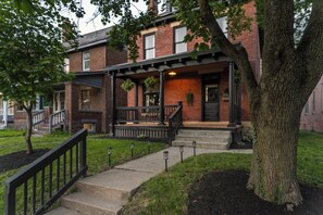 Exterior - Historic 3BR Retreat Near Nationwide Children’s & Downtown Columbus (Columbus)