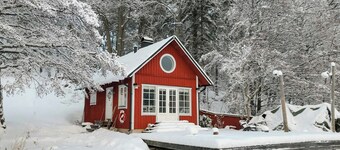 Lakeside cabin with sauna in Stockholm archipelago