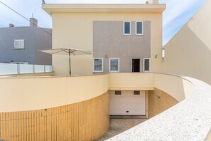Exterior - GuestReady - Charming retreat with terrace and BBQ (Póvoa de Varzim)