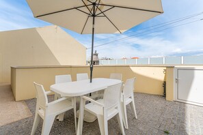 Outdoor dining - GuestReady - Charming retreat with terrace and BBQ (Póvoa de Varzim)