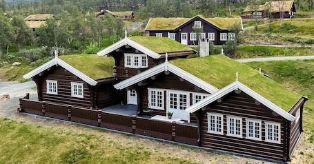 Exterior. Soulful cabin with ski-in access in Rauland