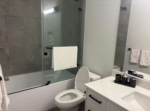 Håndklæder, Sæbe, Toiletpapir