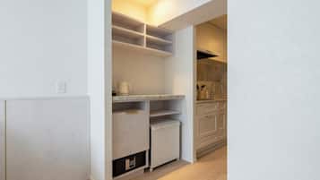 Family Twin Room | In-room safe, iron/ironing board, free WiFi, bed sheets