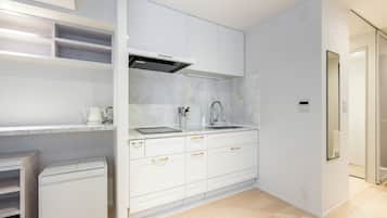 Standard Twin Room | In-room safe, iron/ironing board, free WiFi, bed sheets