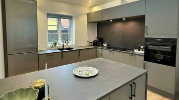 Oven, dishwasher, coffee/tea maker