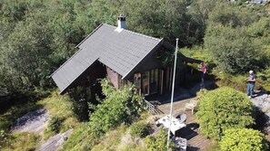 Exterior - Charming artist's cabin with sea view near Bergen (Straume)