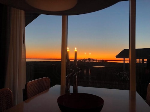 Holiday home with sea views over the Western Sea