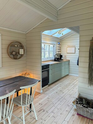Oven, dishwasher, coffee/tea maker