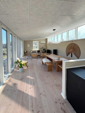 Interior - Modern house on a beautiful natural plot (Aakirkeby)