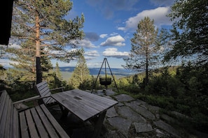 Outdoor dining - Cozy private holiday home on Lifjell (Bø)