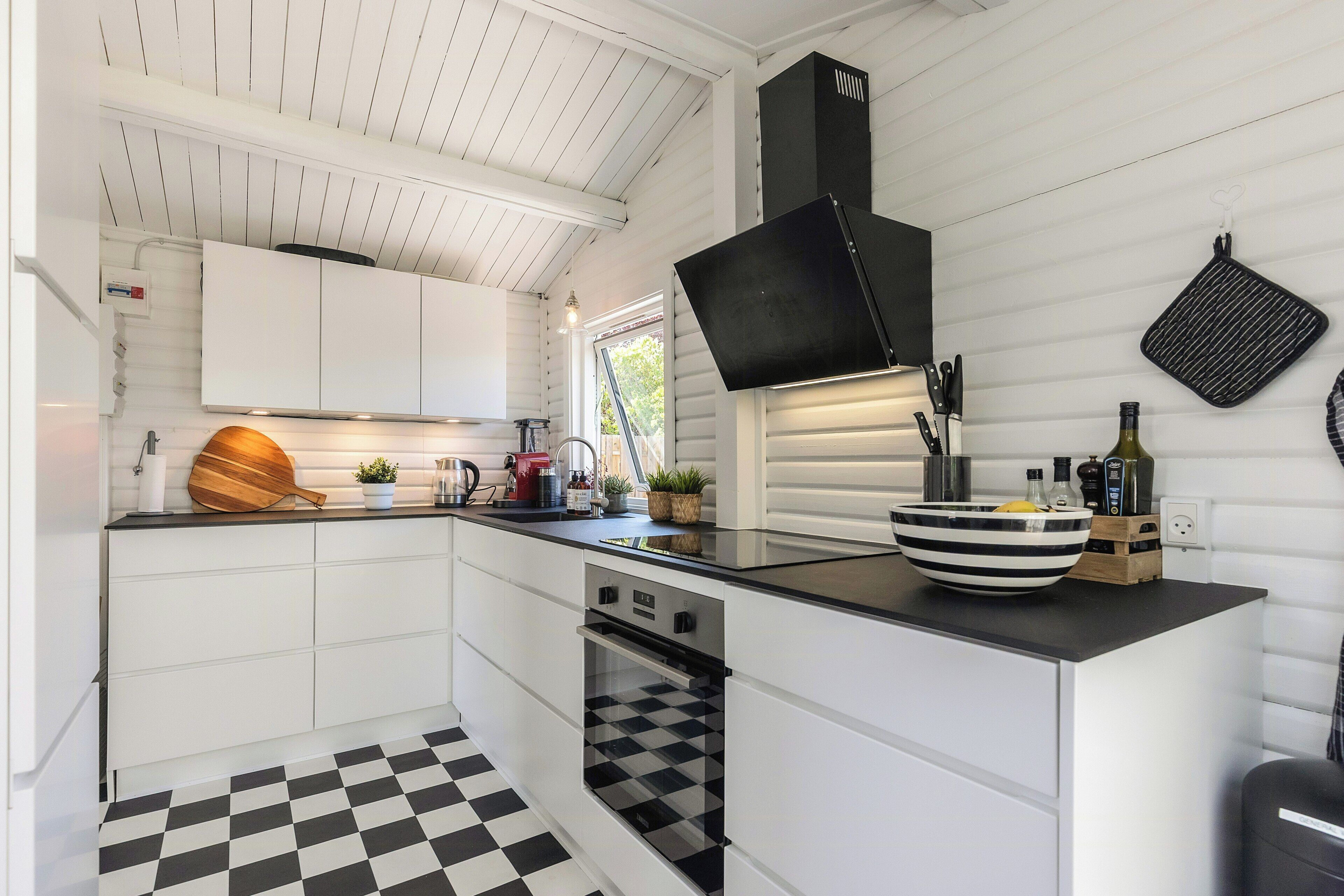 Oven, dishwasher, coffee/tea maker