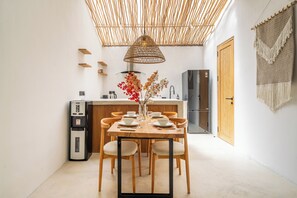 Vila Mewah, pemandangan kolam renang | Tempat makan