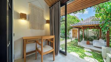 Luxury Villa, Pool View | Interior