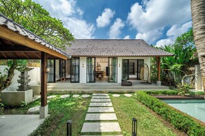Vila Mewah, pemandangan kolam renang | Eksterior