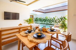 Biệt thự Deluxe, 2 phòng ngủ, hồ bơi riêng | Khu ăn uống