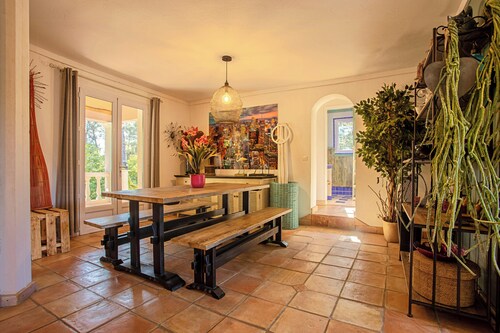 Authentic villa in the Var countryside