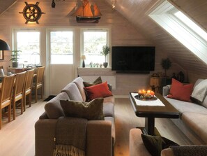 Living area - Fishermen's cabin with sea view (Bømlo)