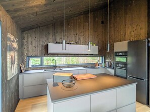 Coffee/tea maker, microwave, oven, dishwasher - Cabin with sauna at the foot of Lifjell (Notodden)