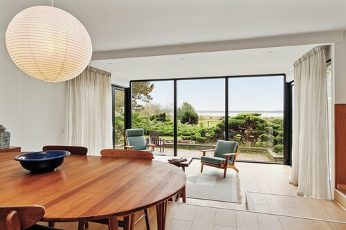 70s holiday home with views of Vesterlyng