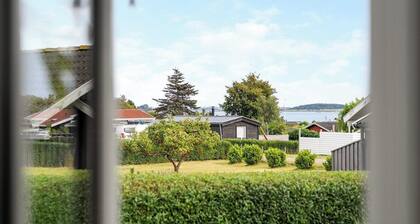 House with ferry views by Isefjorden