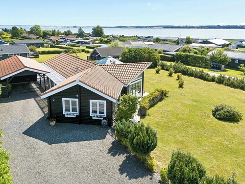 House with ferry views by Isefjorden